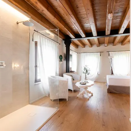 Giulia Relais &